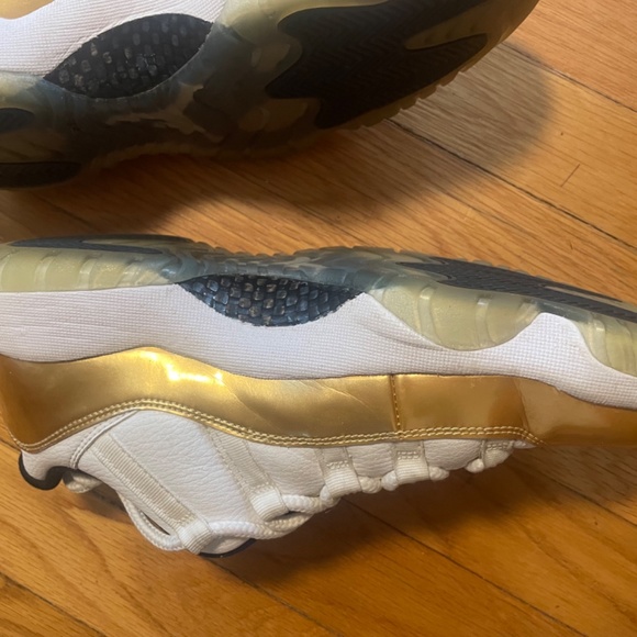 Jordan 11 Retro Low Closing Ceremony 2016 White Gold Sneakers - Picture 2 of 3